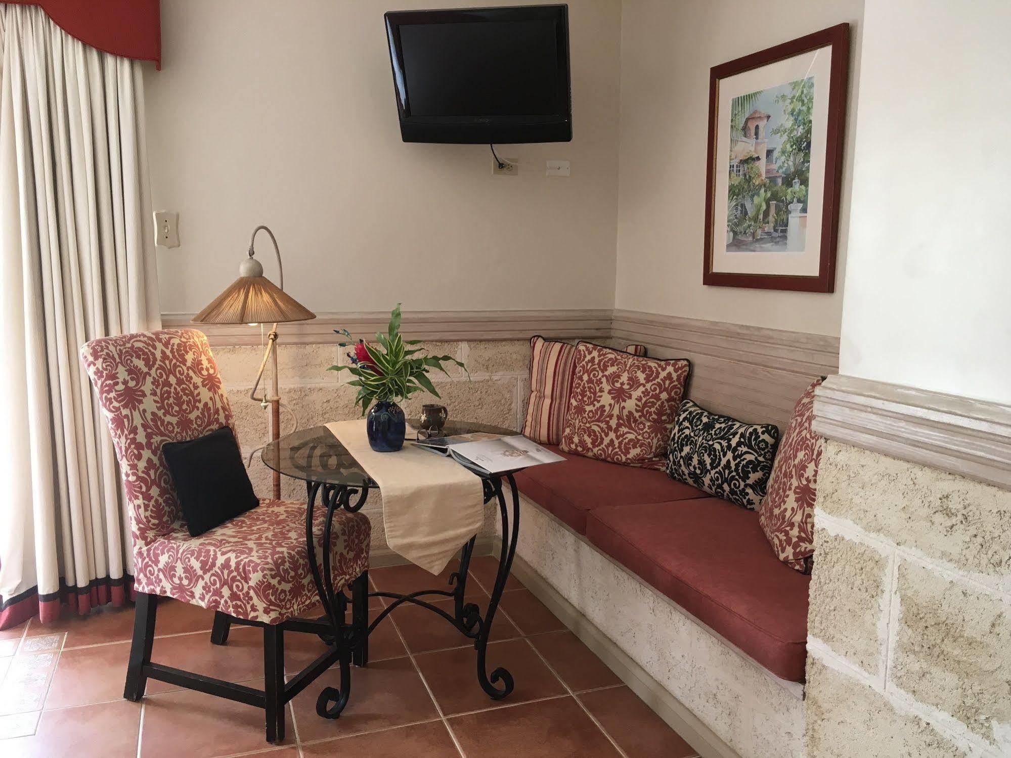 Little Arches Boutique Hotel - Adults Only Oistins Buitenkant foto