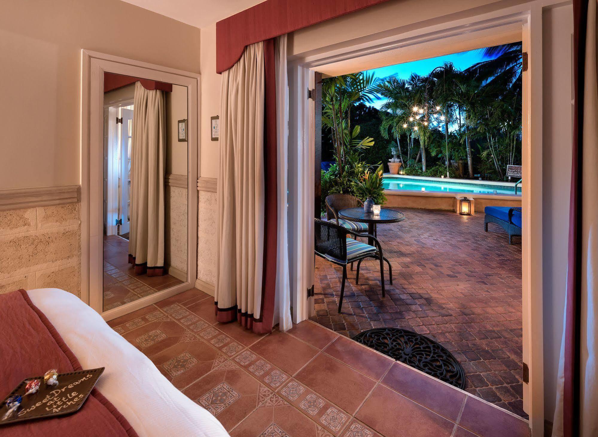 Little Arches Boutique Hotel - Adults Only Oistins Buitenkant foto