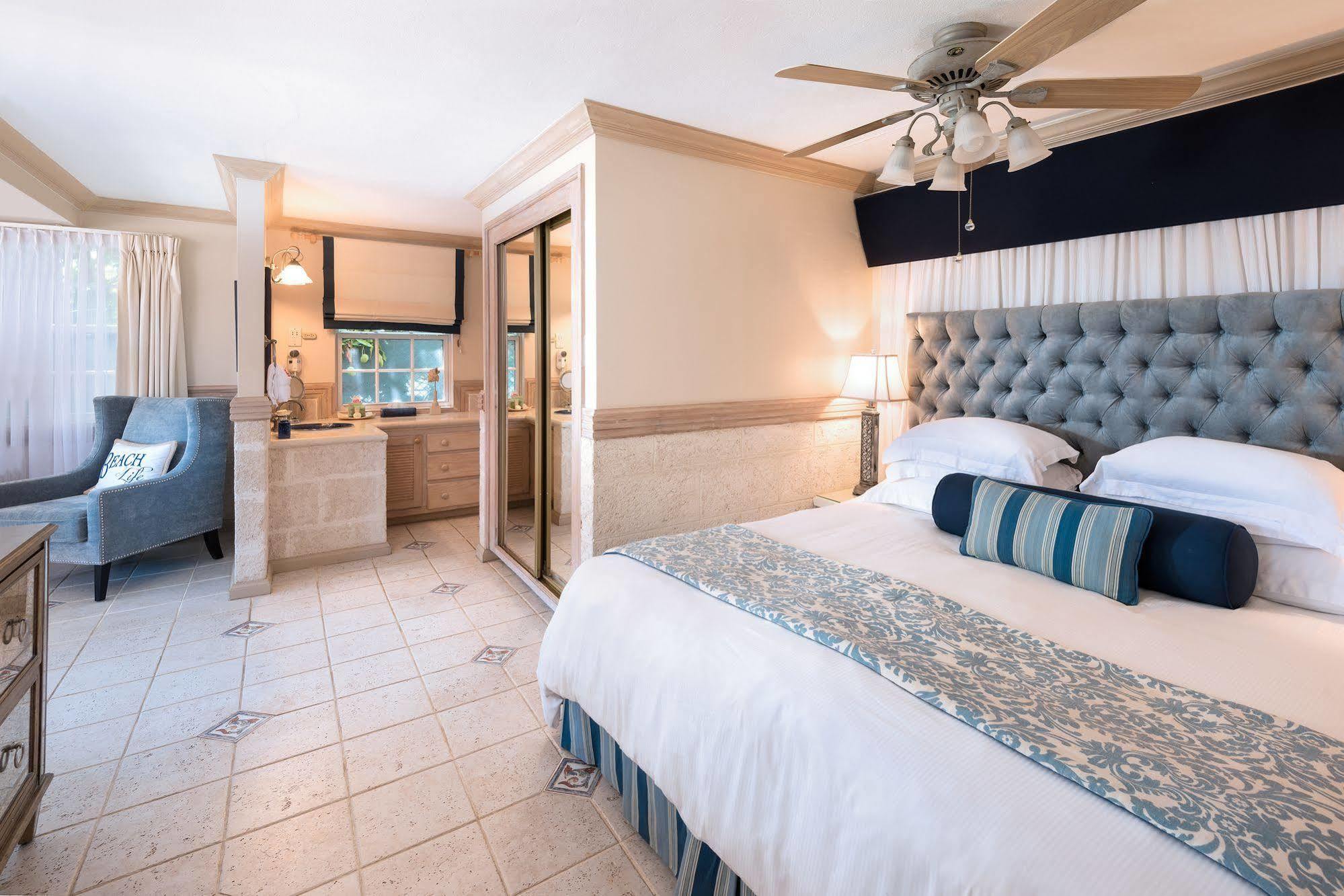 Little Arches Boutique Hotel - Adults Only Oistins Buitenkant foto